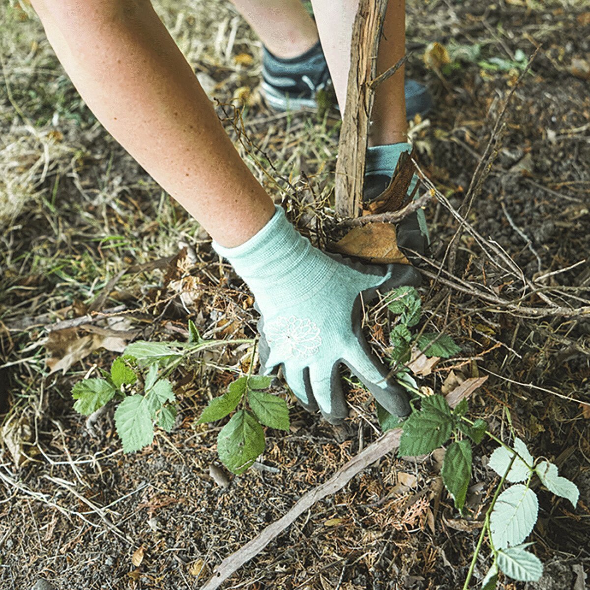 Kinco® Women's Bamboo/Nylon Knit Shell& Sandy Foam Latex Palm Gloves - QC Supply -
